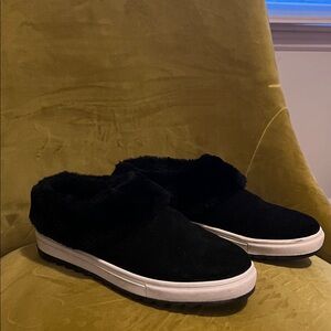 Women's Black Fur-Lined waterproof Slip-On Shoes